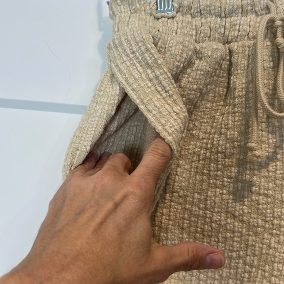 Free People Beach oasis Beige (au lait) Women's Shorts size XS. - Picture 6 of 9